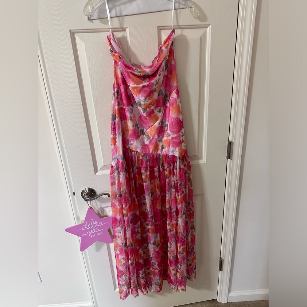Bought this dress from Amazon! Stretchy material and size large